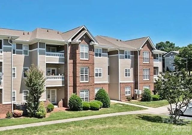 9810 Campus Walk Lane H, Charlotte, NC 28262