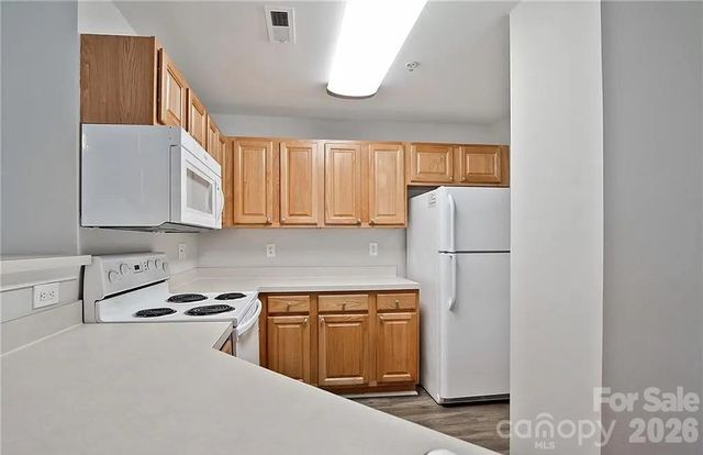 9810 Campus Walk Lane H, Charlotte, NC 28262