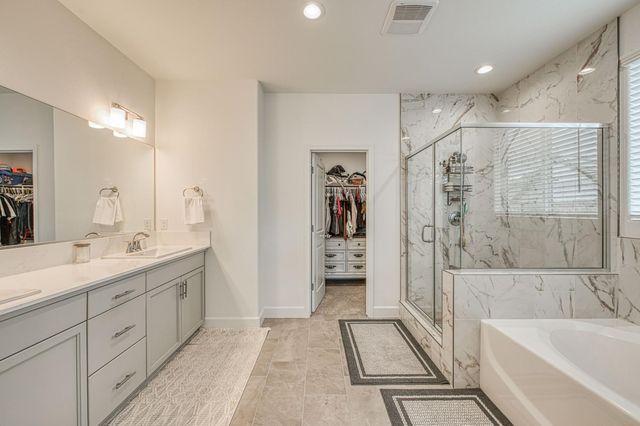 1122 Creekside Avenue, Madera, CA 93636