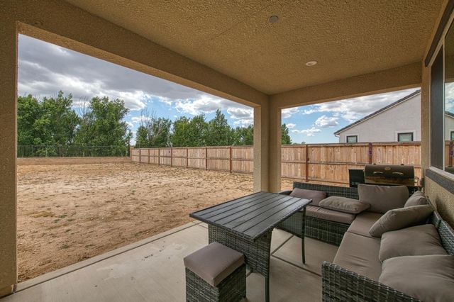 1122 Creekside Avenue, Madera, CA 93636
