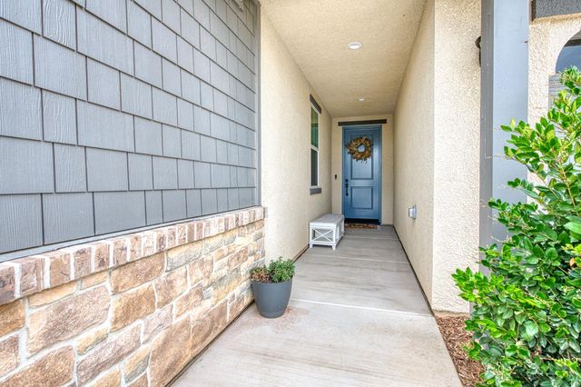 1122 Creekside Avenue, Madera, CA 93636