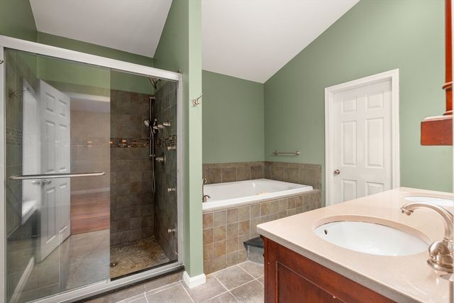 133 Centre St 133, Dover, MA 02030
