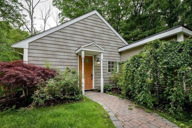 133 Centre St 133, Dover, MA 02030
