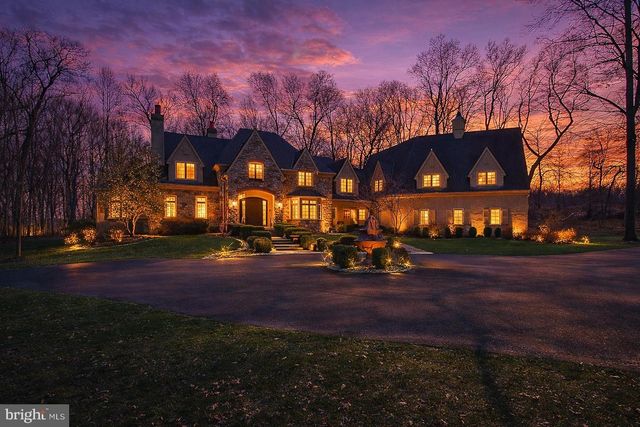 3525 WELLSFORD LN, Doylestown, PA 18902