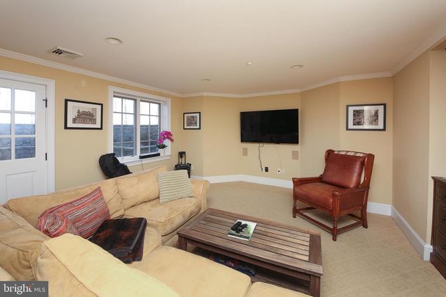 3525 WELLSFORD LN, Doylestown, PA 18902