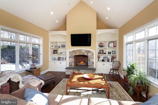 3525 WELLSFORD LN, Doylestown, PA 18902