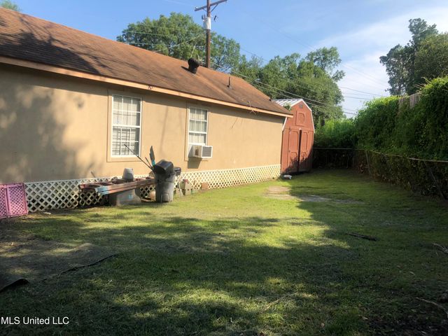4201 Larchmont Street, Jackson, MS 39209