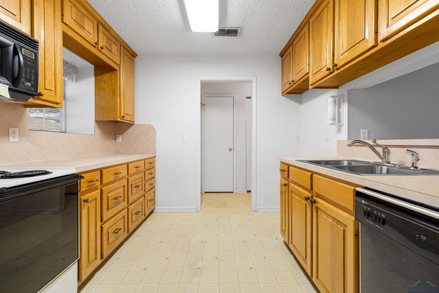 606 Kings Mountain, Longview, TX 75601