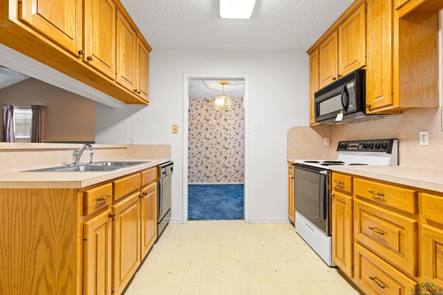 606 Kings Mountain, Longview, TX 75601