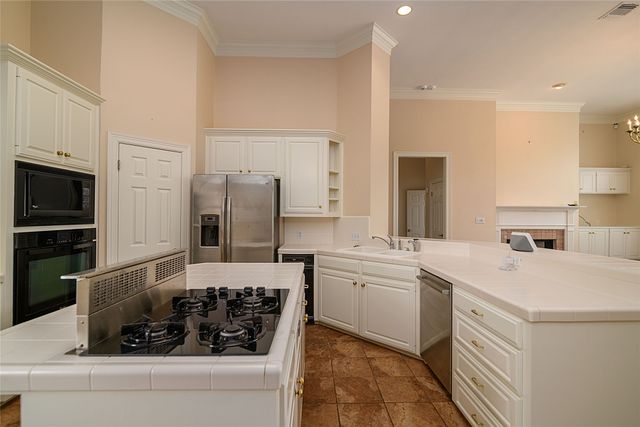 745 Southern Trace Parkway, Shreveport, LA 71106