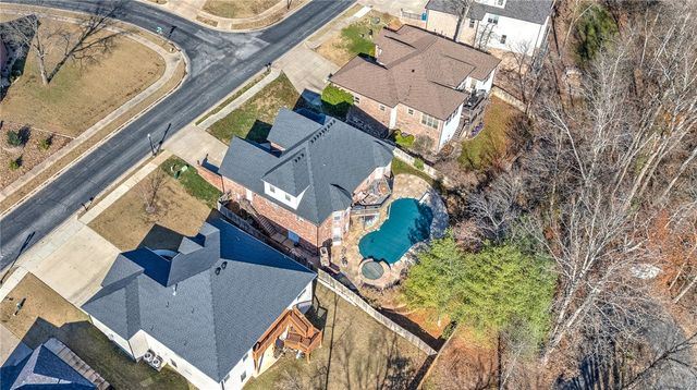 1406 NE Bluff Spring Avenue, Bentonville, AR 72712