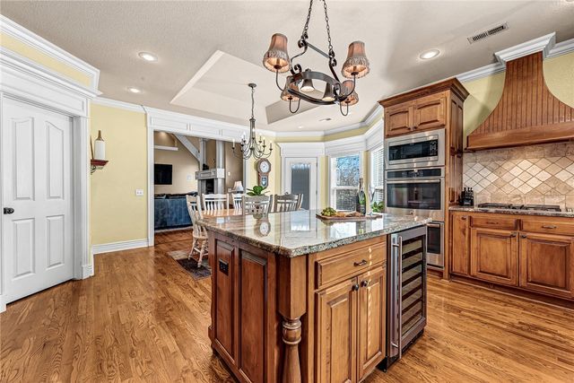 1406 NE Bluff Spring Avenue, Bentonville, AR 72712