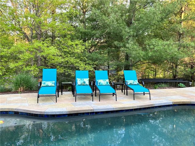 1406 NE Bluff Spring Avenue, Bentonville, AR 72712