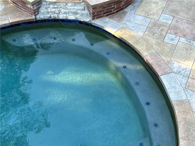 1406 NE Bluff Spring Avenue, Bentonville, AR 72712