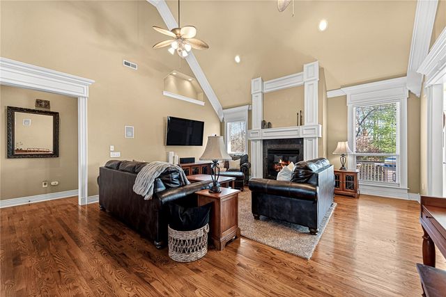 1406 NE Bluff Spring Avenue, Bentonville, AR 72712