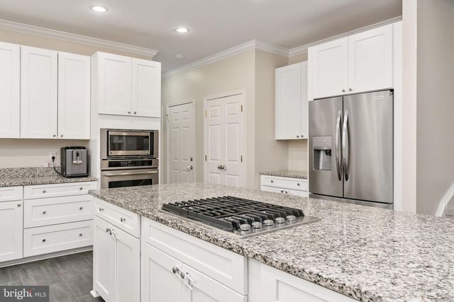 795 WINTERBERRY DR, Fredericksburg, VA 22405