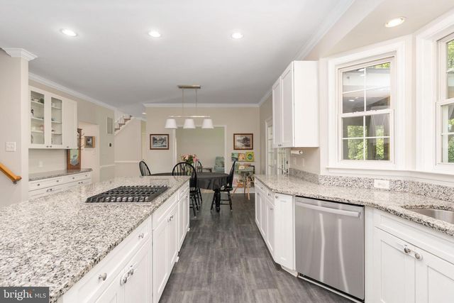 795 WINTERBERRY DR, Fredericksburg, VA 22405