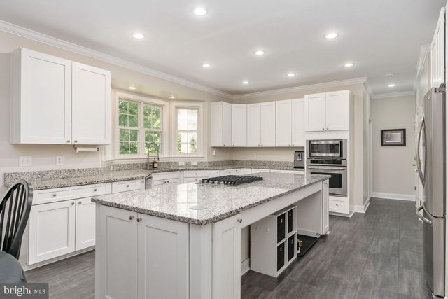 795 WINTERBERRY DR, Fredericksburg, VA 22405
