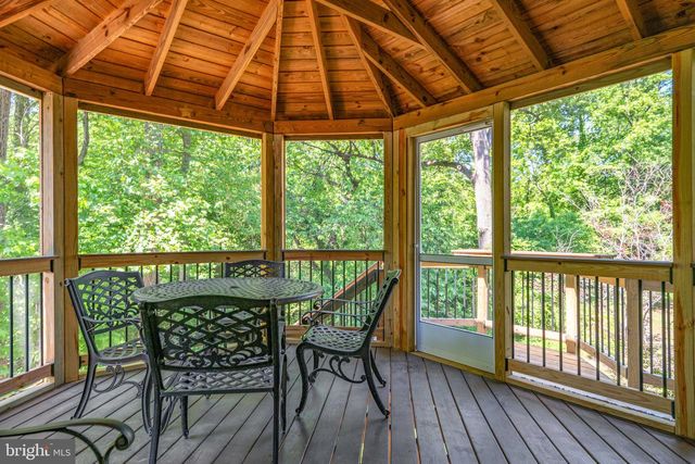 795 WINTERBERRY DR, Fredericksburg, VA 22405