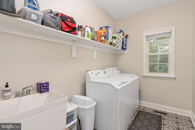 795 WINTERBERRY DR, Fredericksburg, VA 22405