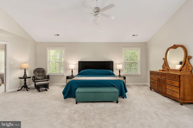 795 WINTERBERRY DR, Fredericksburg, VA 22405