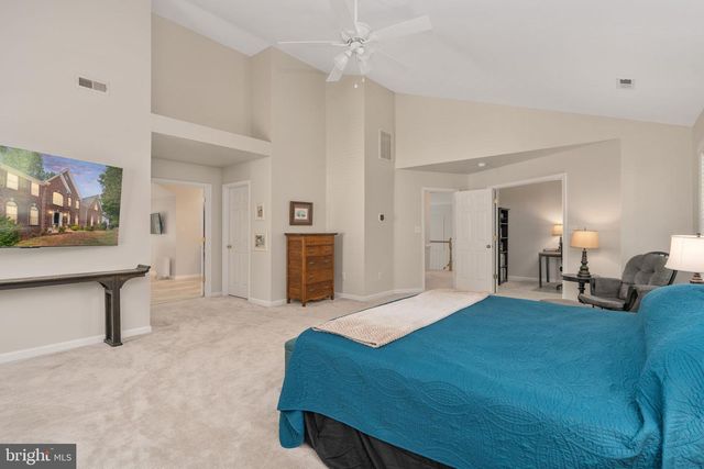 795 WINTERBERRY DR, Fredericksburg, VA 22405