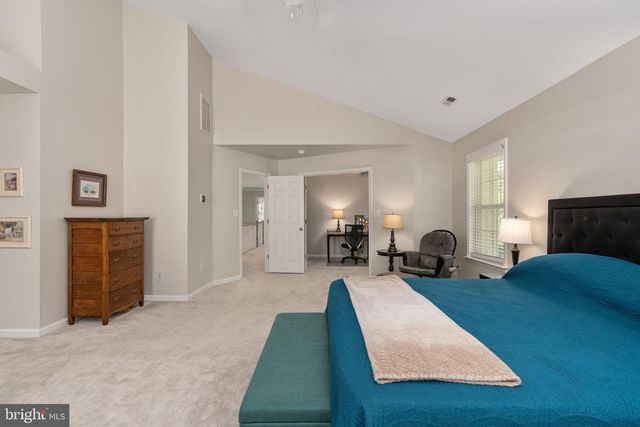 795 WINTERBERRY DR, Fredericksburg, VA 22405