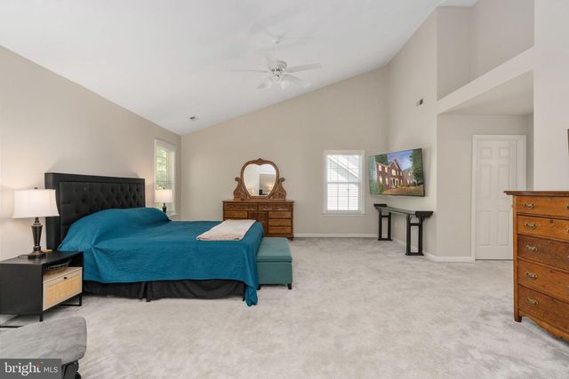 795 WINTERBERRY DR, Fredericksburg, VA 22405