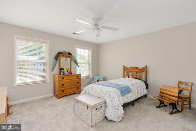 795 WINTERBERRY DR, Fredericksburg, VA 22405