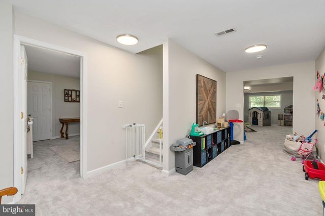 795 WINTERBERRY DR, Fredericksburg, VA 22405
