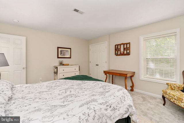795 WINTERBERRY DR, Fredericksburg, VA 22405