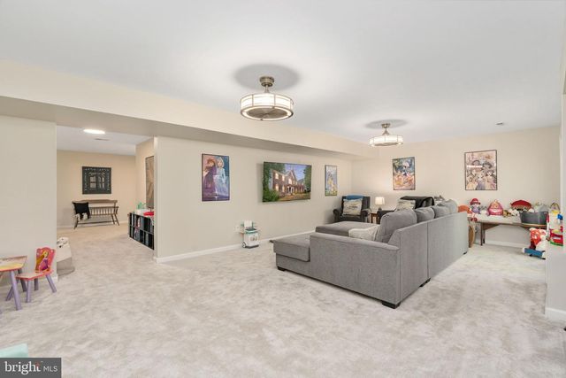 795 WINTERBERRY DR, Fredericksburg, VA 22405