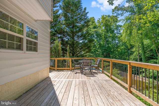 795 WINTERBERRY DR, Fredericksburg, VA 22405