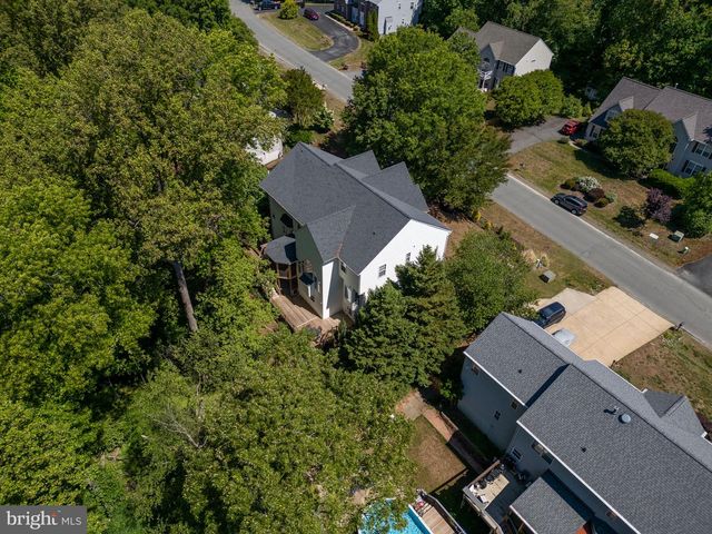 795 WINTERBERRY DR, Fredericksburg, VA 22405