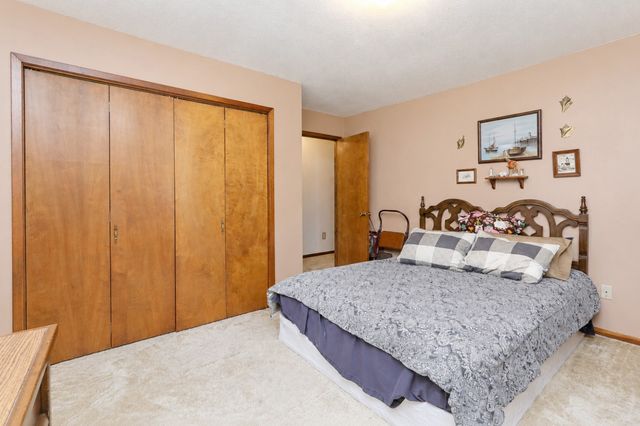 341 E Rose Avenue, Des Moines, IA 50315