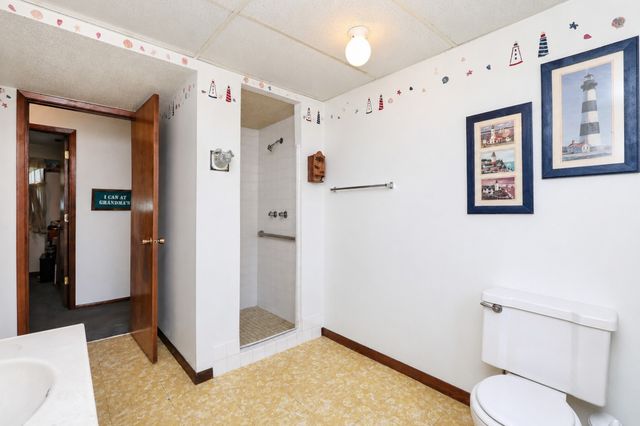 341 E Rose Avenue, Des Moines, IA 50315