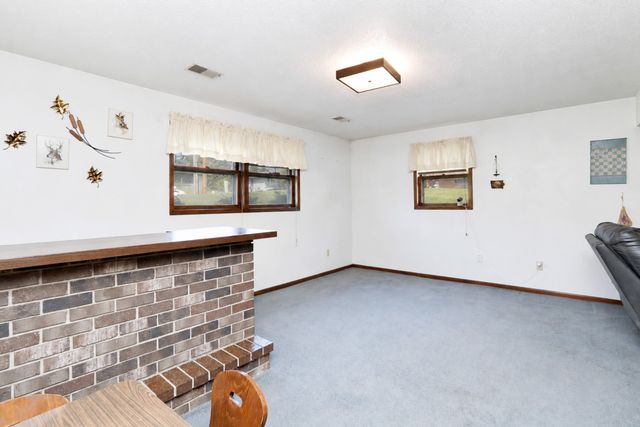 341 E Rose Avenue, Des Moines, IA 50315