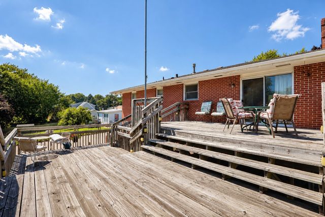 341 E Rose Avenue, Des Moines, IA 50315