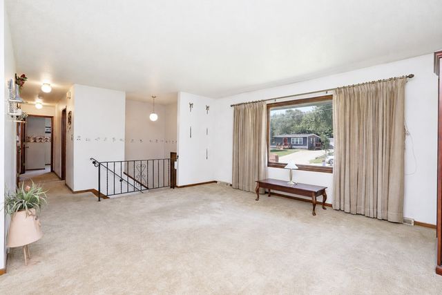 341 E Rose Avenue, Des Moines, IA 50315