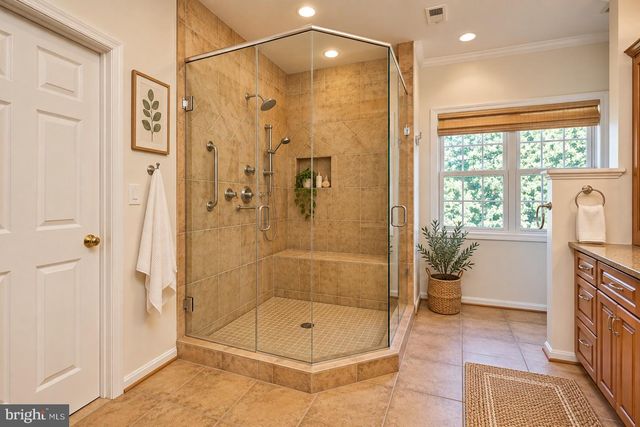 3032 CRANE DR, Falls Church, VA 22042