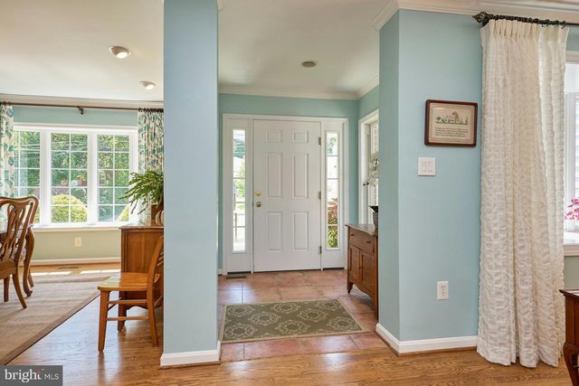 3032 CRANE DR, Falls Church, VA 22042