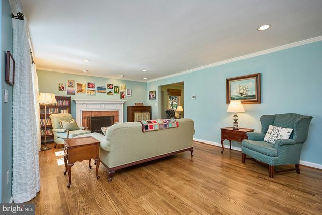 3032 CRANE DR, Falls Church, VA 22042