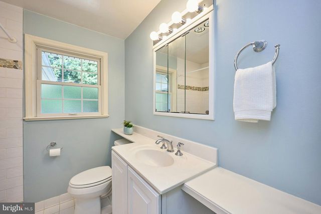 3032 CRANE DR, Falls Church, VA 22042