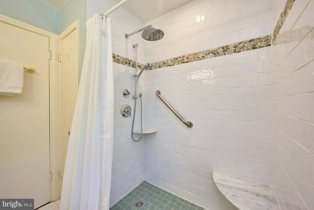 3032 CRANE DR, Falls Church, VA 22042