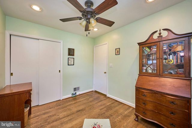 3032 CRANE DR, Falls Church, VA 22042