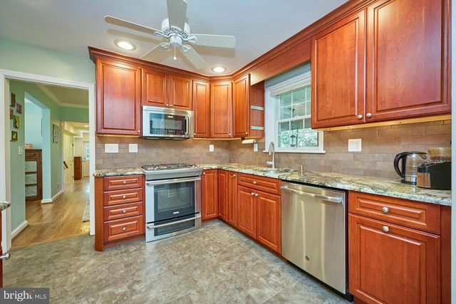 3032 CRANE DR, Falls Church, VA 22042