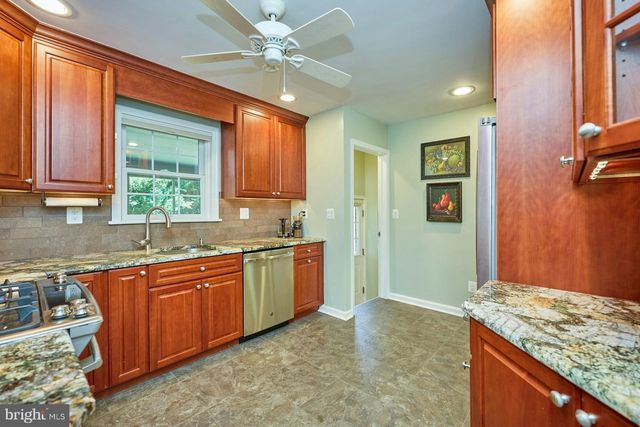 3032 CRANE DR, Falls Church, VA 22042