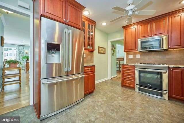 3032 CRANE DR, Falls Church, VA 22042
