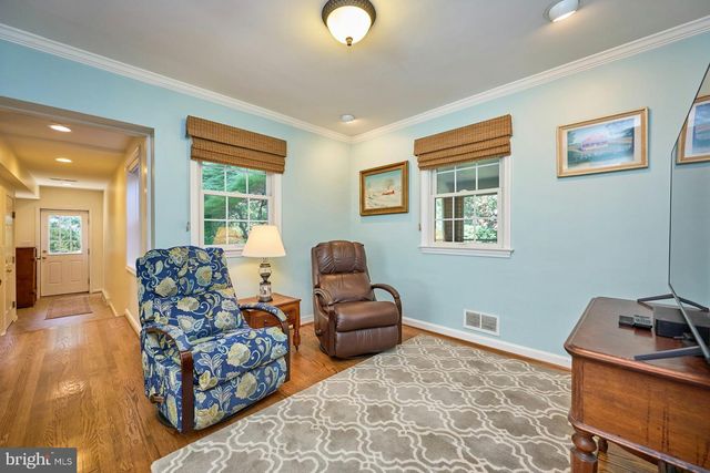 3032 CRANE DR, Falls Church, VA 22042