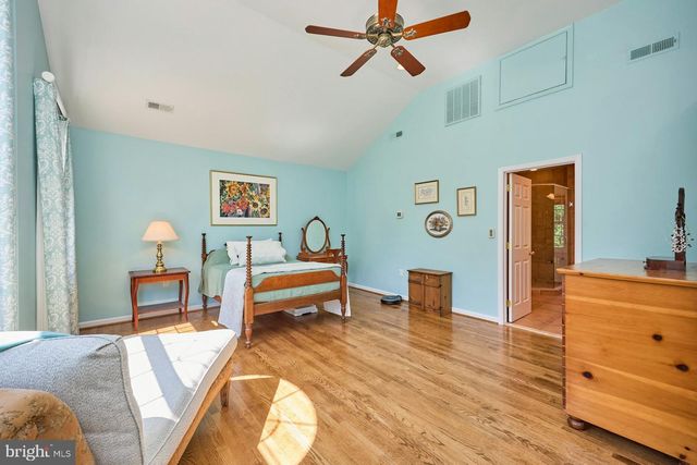 3032 CRANE DR, Falls Church, VA 22042
